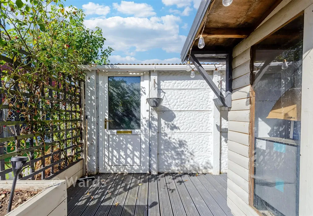 Workshop/Outbuildings - Coniston Close, Erith, Kent - Wards of Kent