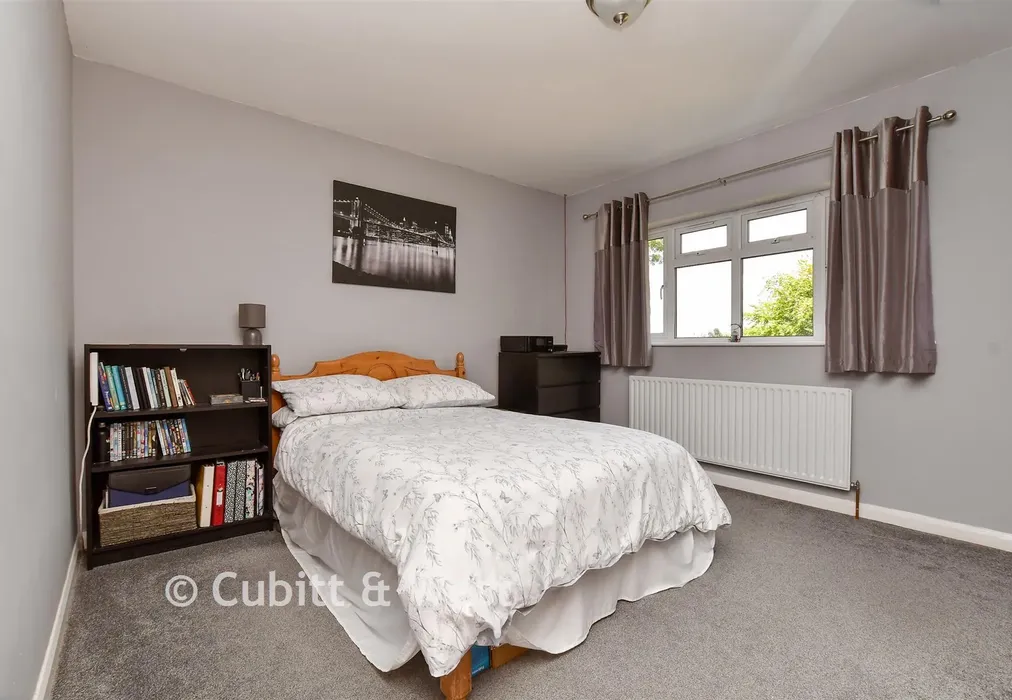 Bedroom 3 - Grange Meadow, Banstead, Surrey - Wards of Kent