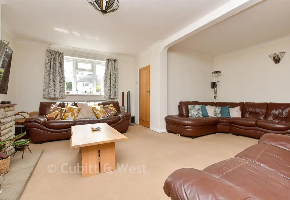 Lounge - Grange Meadow, Banstead, Surrey - Wards of Kent