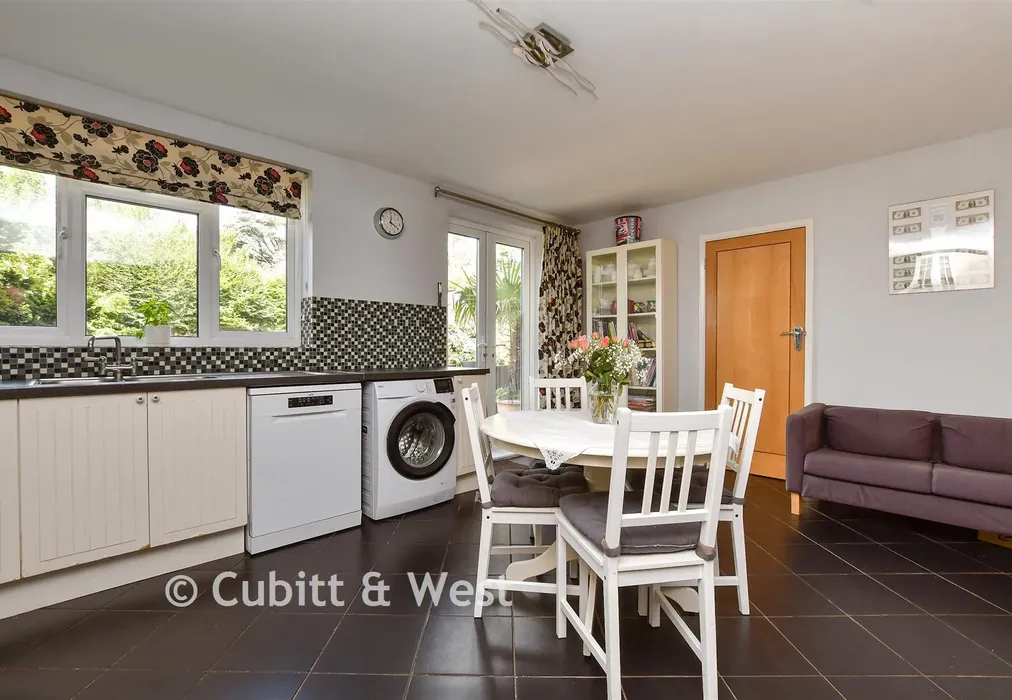 Kitchen/Breakfast Room - Grange Meadow, Banstead, Surrey - Wards of Kent