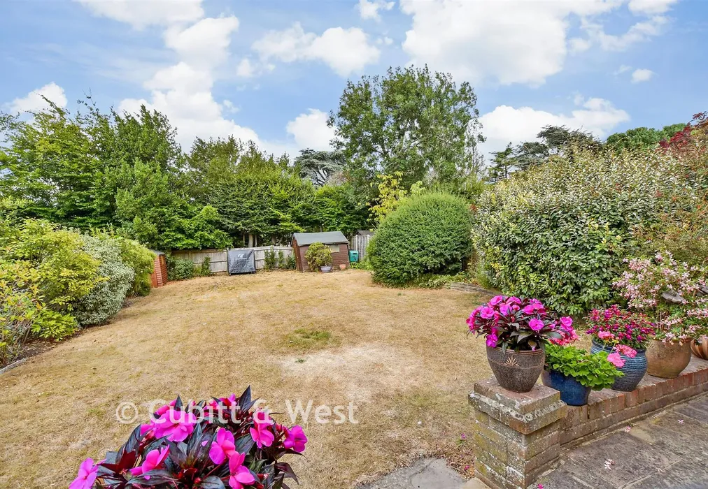 Rear Garden - Grange Meadow, Banstead, Surrey - Wards of Kent