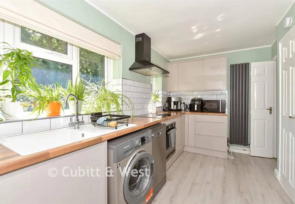 Kitchen - Climping Road, Crawley, West Sussex - Wards of Kent