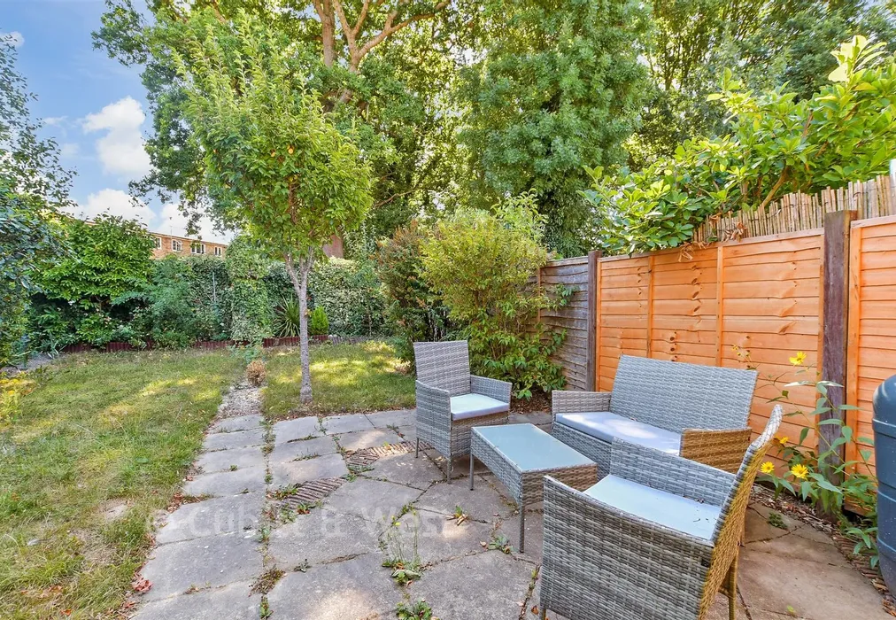 Rear Garden - Climping Road, Crawley, West Sussex - Wards of Kent