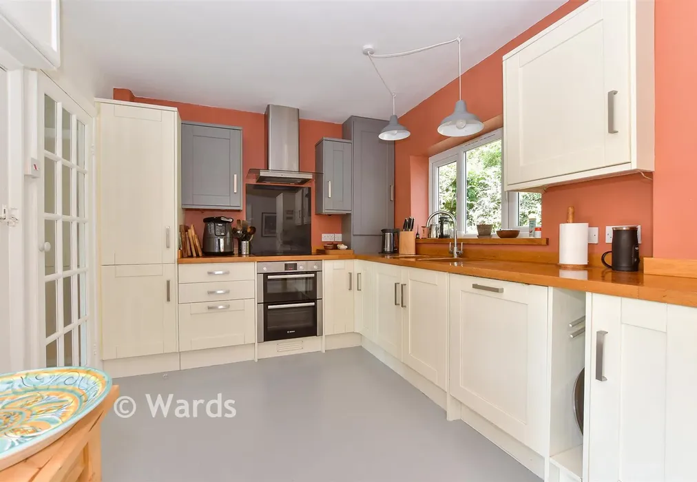 Kitchen - Bayview Road, Kingsdown, Kent - Wards of Kent