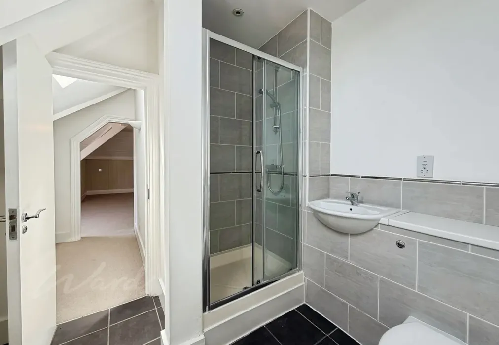Belmont 12 shower... - Pegwell Road Ramsgate CT11 - Wards of Kent