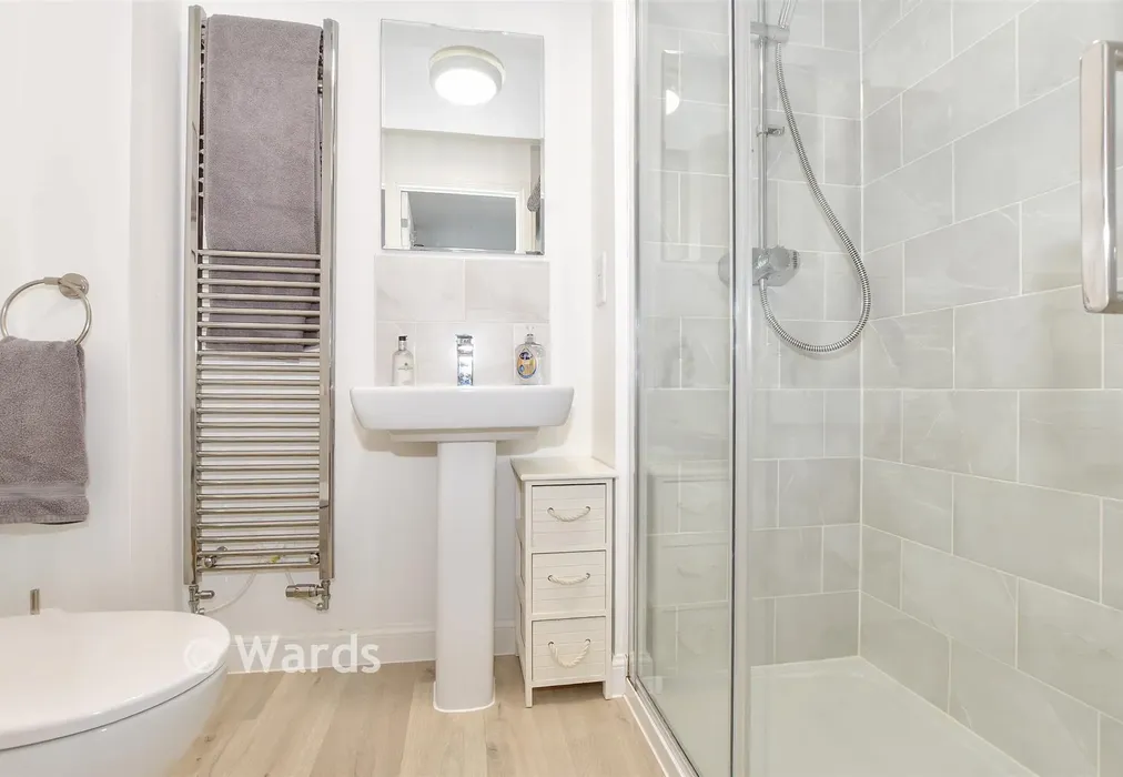En-Suite - Nickolls Road, Hythe, Kent - Wards of Kent