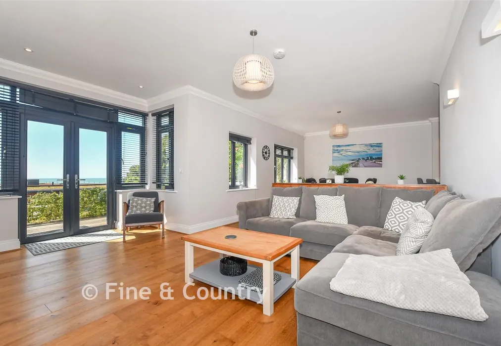 Lounge/Diner - Cannongate Road, Hythe, Kent - Wards of Kent