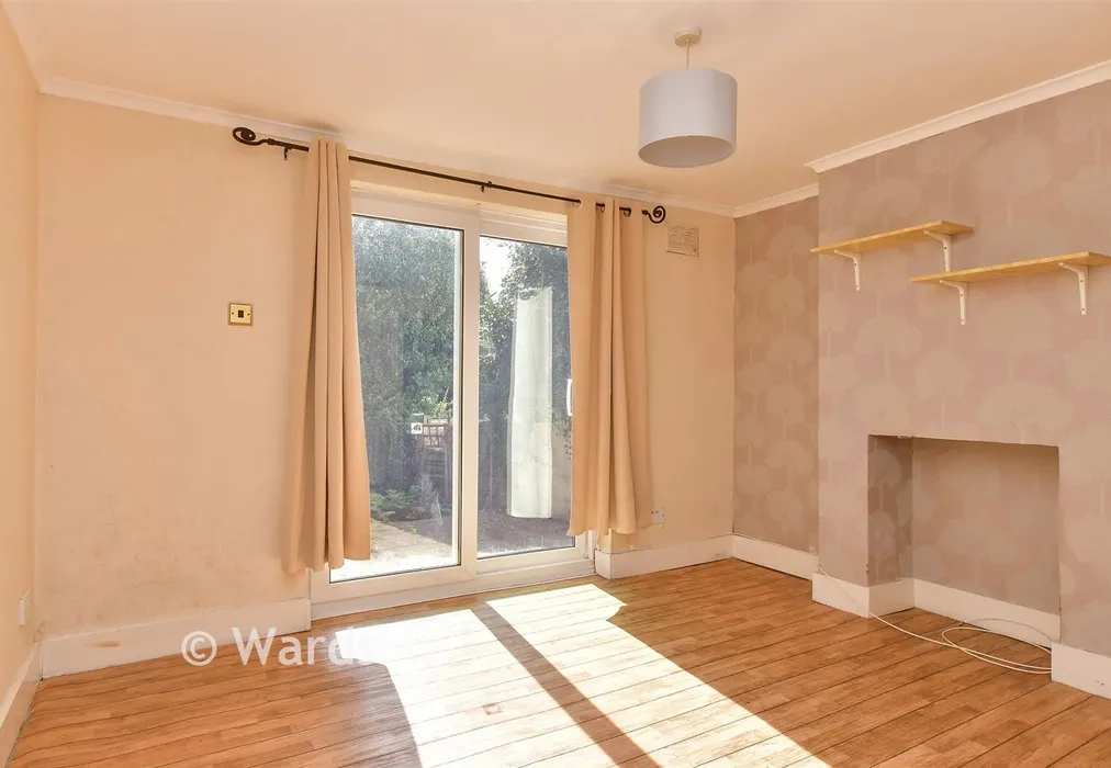 Family Room - Upper Luton Road, Chatham, Kent - Wards of Kent