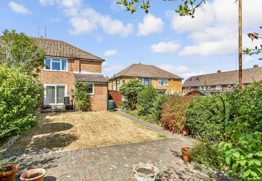 Rear Garden - Meadow Walk, Snodland, Kent - Wards of Kent