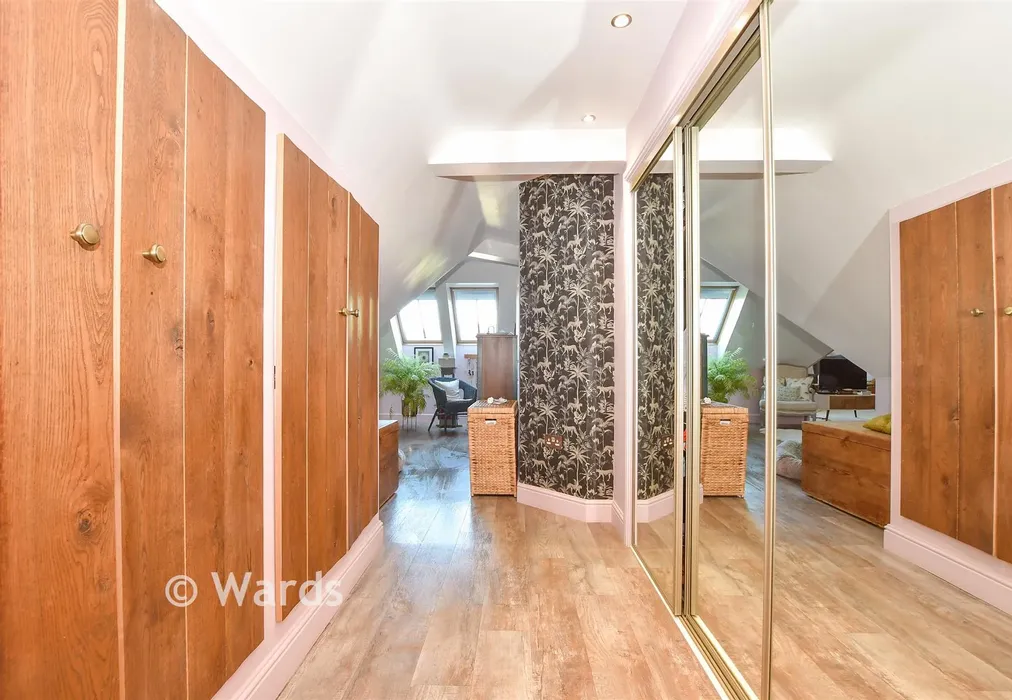 Dressing Area - Ulcombe, Maidstone, Kent - Wards of Kent