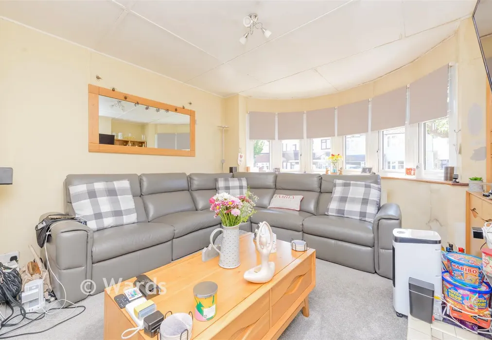 Lounge/Diner - Farnham Road, Welling, Kent - Wards of Kent