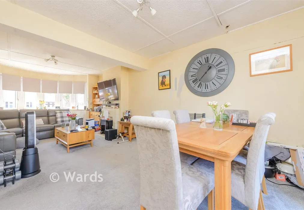 Lounge/Diner - Farnham Road, Welling, Kent - Wards of Kent
