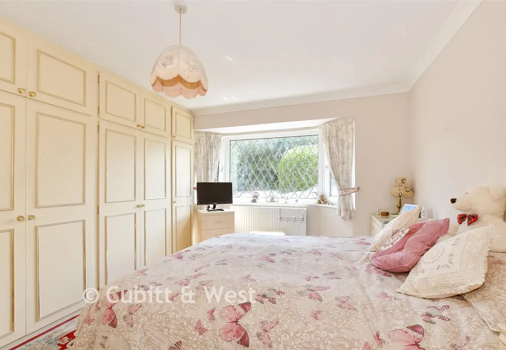 Bedroom 1 - Handcross Road, Plummers Plain, Horsham, West Sussex - Wards of Kent