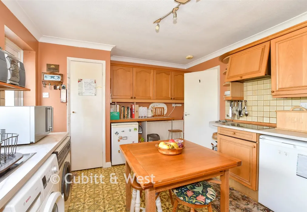 Kitchen - Handcross Road, Plummers Plain, Horsham, West Sussex - Wards of Kent