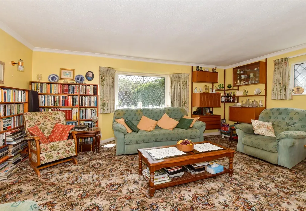 Lounge - Handcross Road, Plummers Plain, Horsham, West Sussex - Wards of Kent
