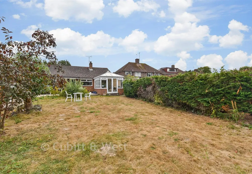Rear Garden - Handcross Road, Plummers Plain, Horsham, West Sussex - Wards of Kent