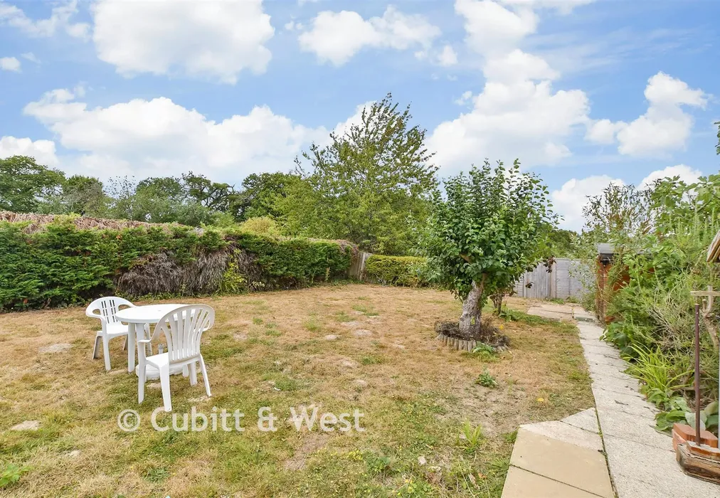 Rear Garden - Handcross Road, Plummers Plain, Horsham, West Sussex - Wards of Kent