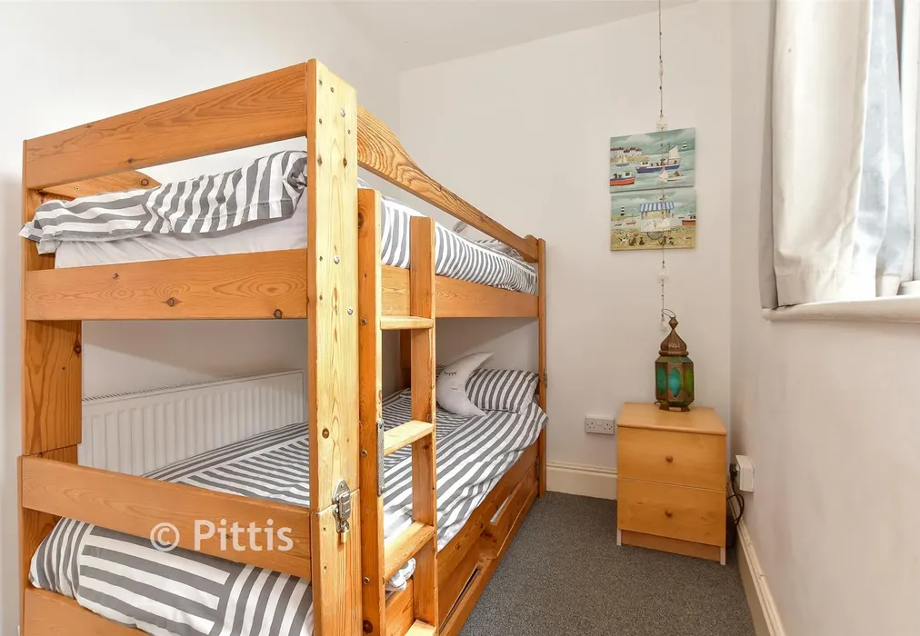 Bedroom 3 - Bridge Road, East Cowes, Isle of Wight - Wards of Kent