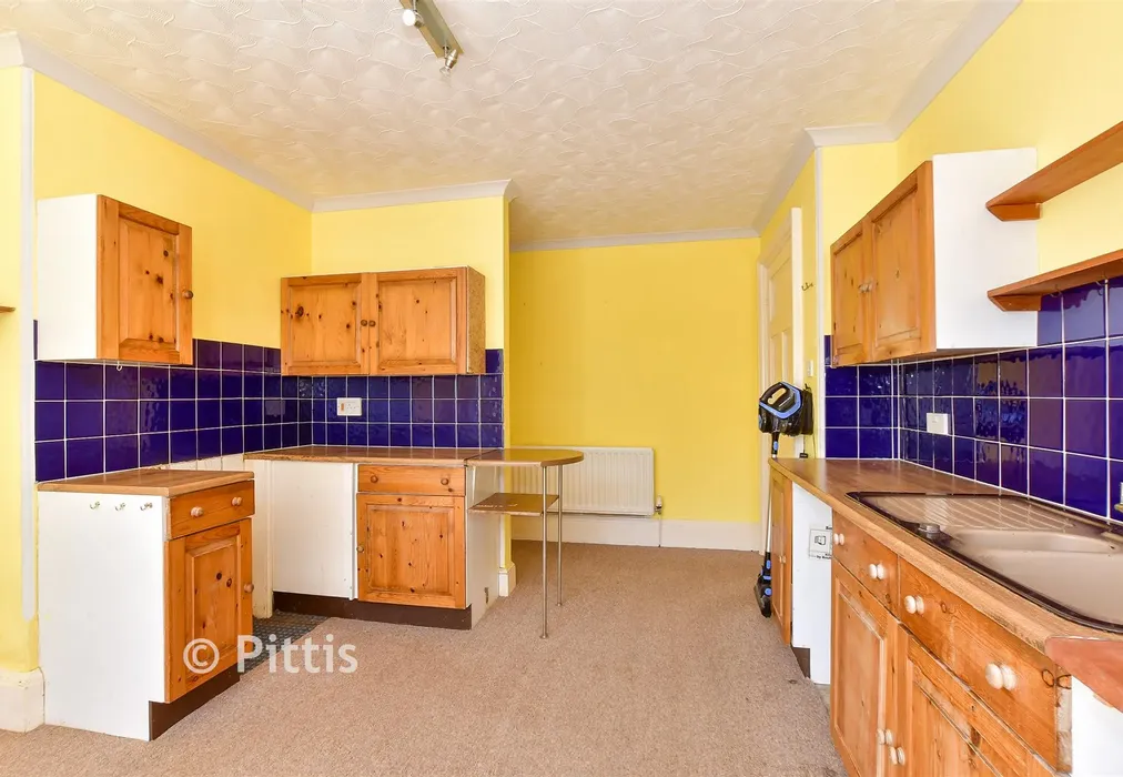 Internal Lifestyle Photograph - Southdown Road, Freshwater, Isle of Wight - Wards of Kent