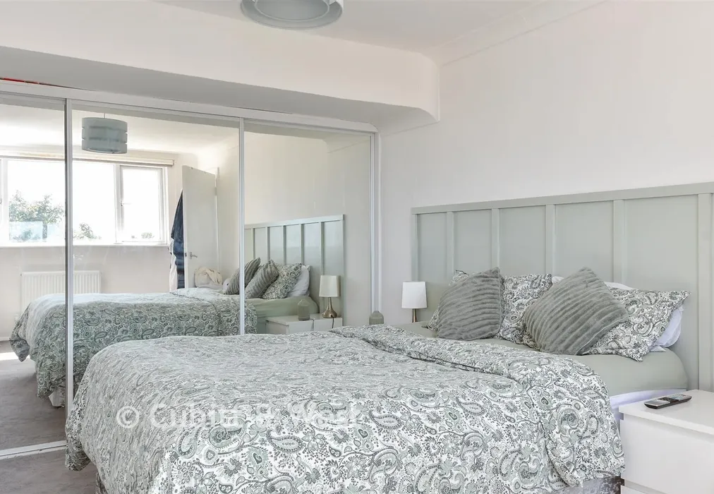 Bedroom 1 - Grantham Road, Brighton, East Sussex - Wards of Kent