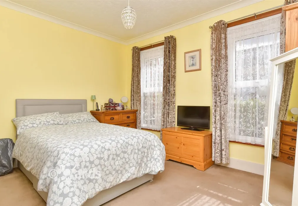 Bedroom 1 - Sidney Road, Rochester, Kent - Wards of Kent