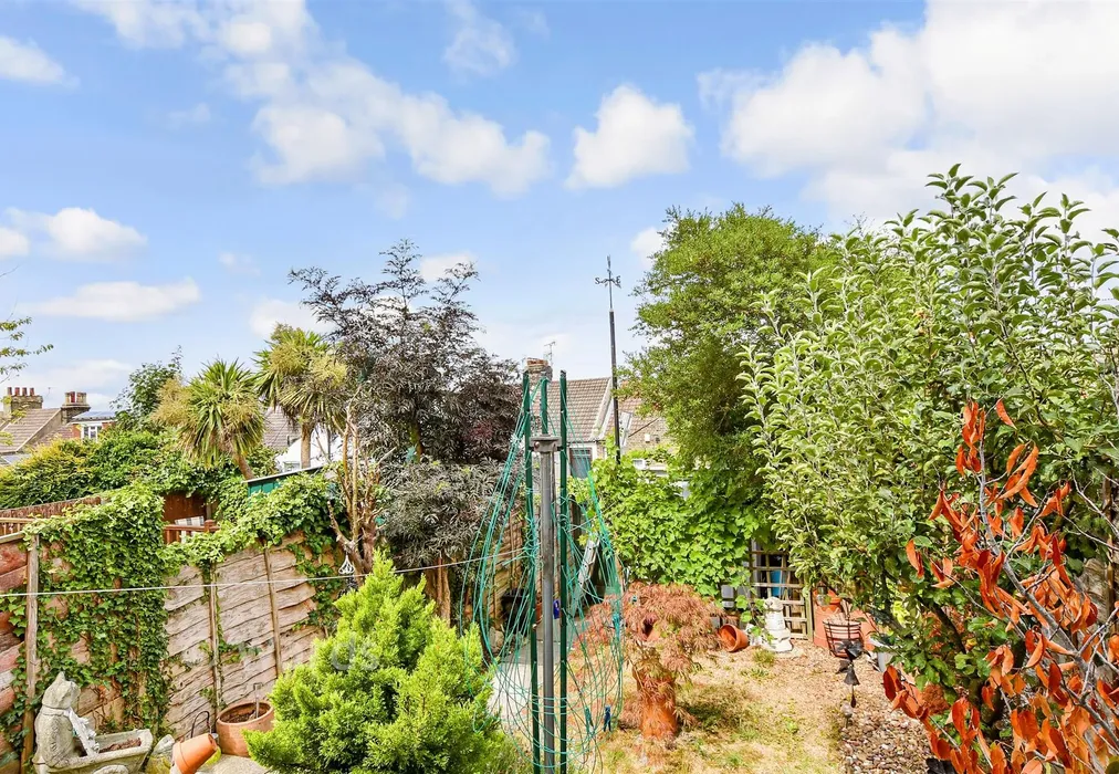 Rear Garden - Sidney Road, Rochester, Kent - Wards of Kent