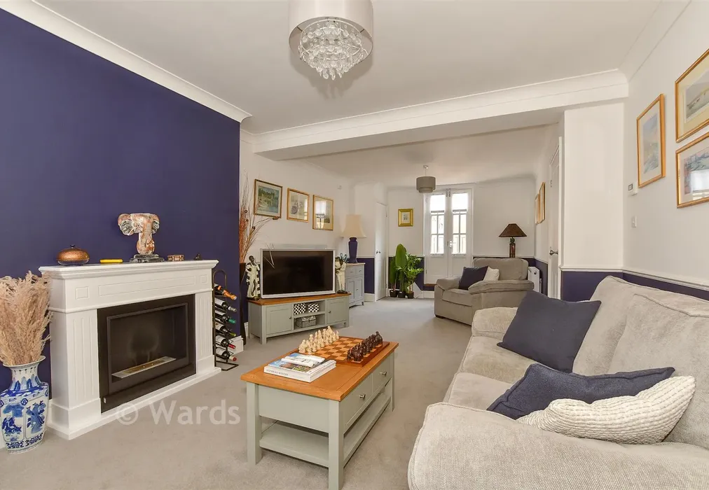 Lounge - Plains Of Waterloo, Ramsgate, Kent - Wards of Kent