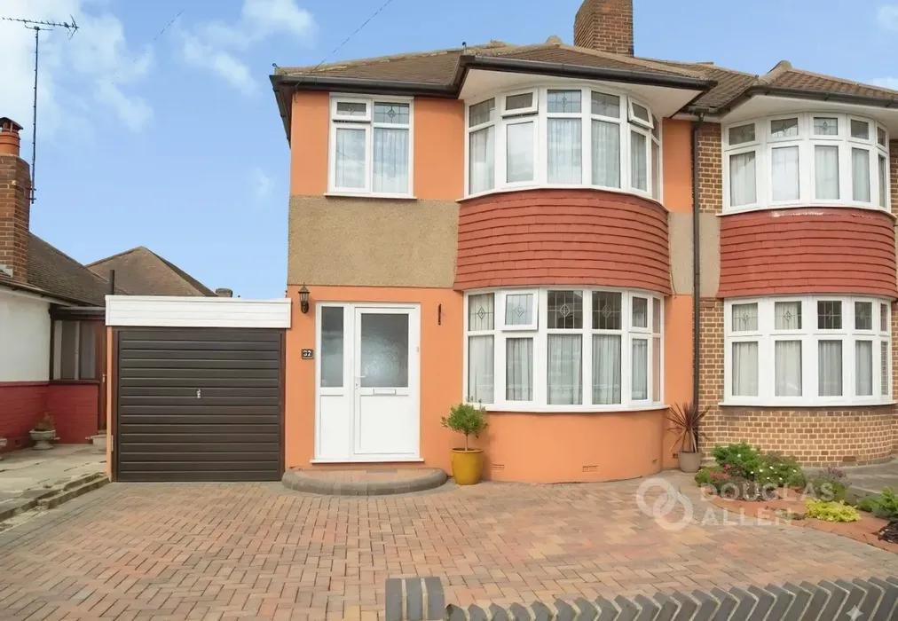 3d81e4b3-gpic1 - Kirkland Avenue Ilford IG5 - Wards of Kent