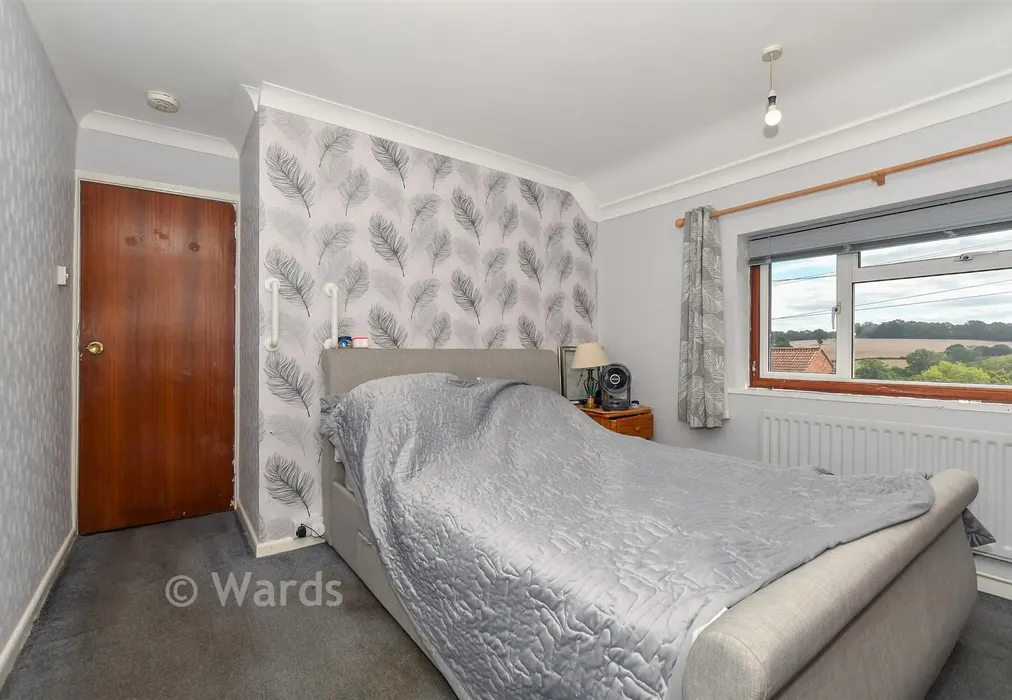 Bedroom 1 - Glebelands, Penshurst, Tonbridge, Kent - Wards of Kent