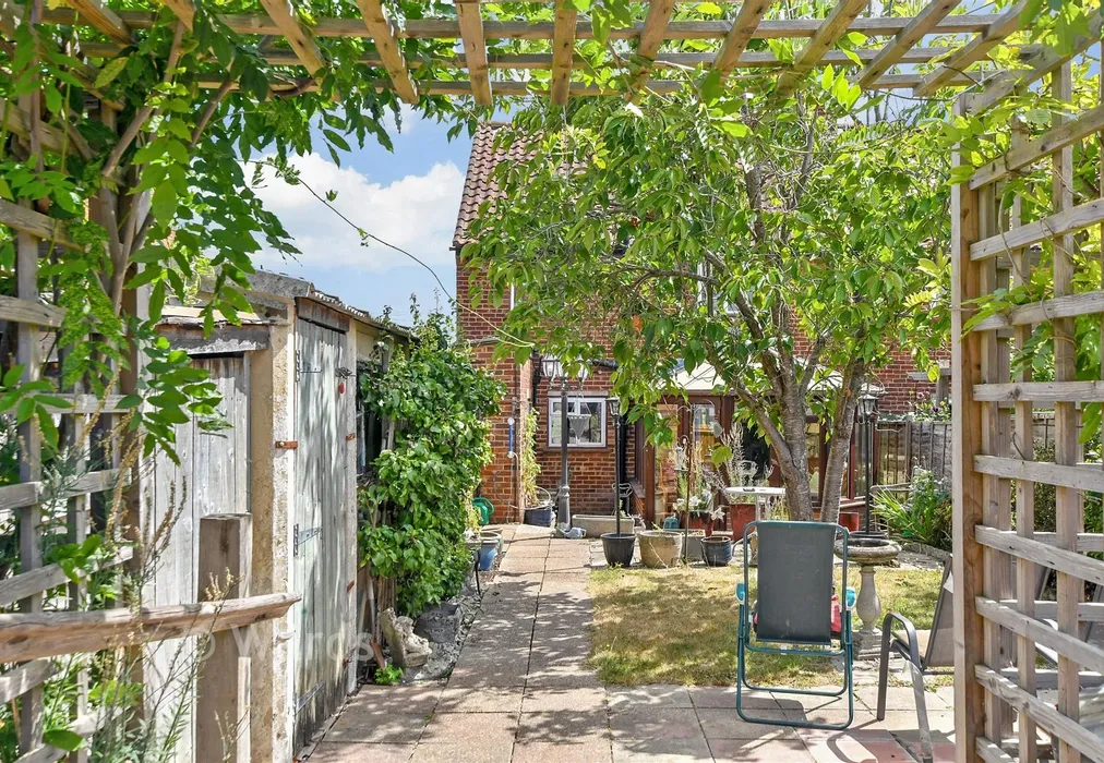 External Lifestyle Photograph - Glebelands, Penshurst, Tonbridge, Kent - Wards of Kent