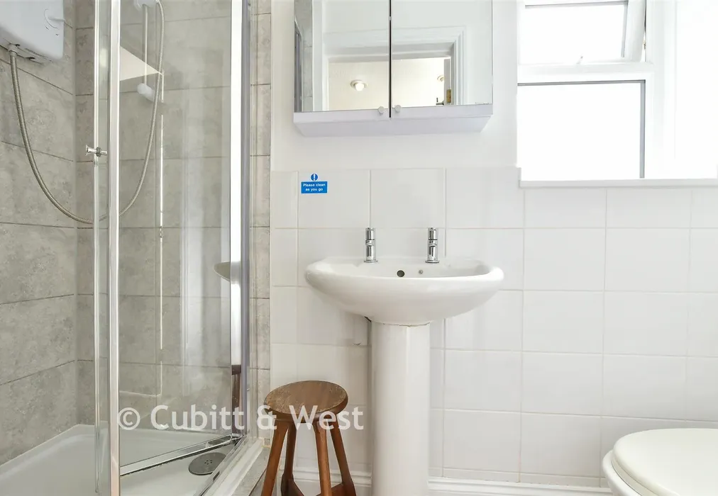 Shower Room - Hythe Road, Brighton, East Sussex - Wards of Kent