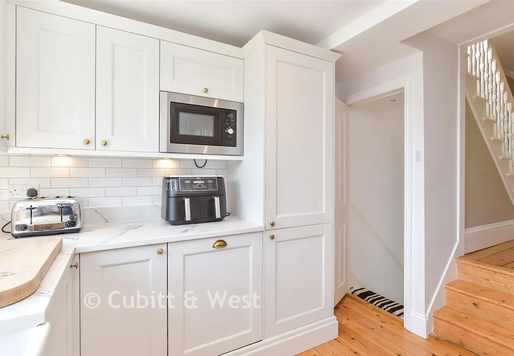 Kitchen - Hythe Road, Brighton, East Sussex - Wards of Kent