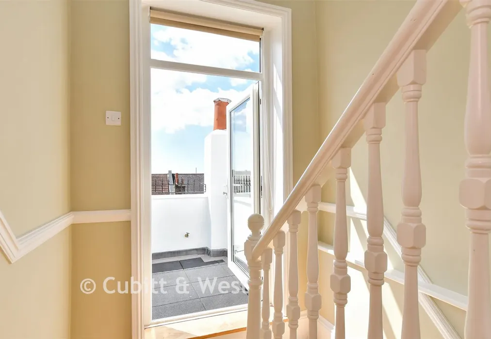 Internal Lifestyle Photograph - Hythe Road, Brighton, East Sussex - Wards of Kent
