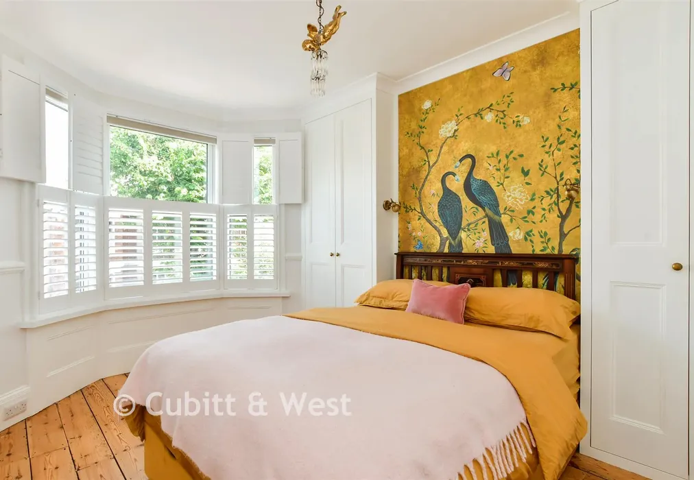 Bedroom 1 - Hythe Road, Brighton, East Sussex - Wards of Kent