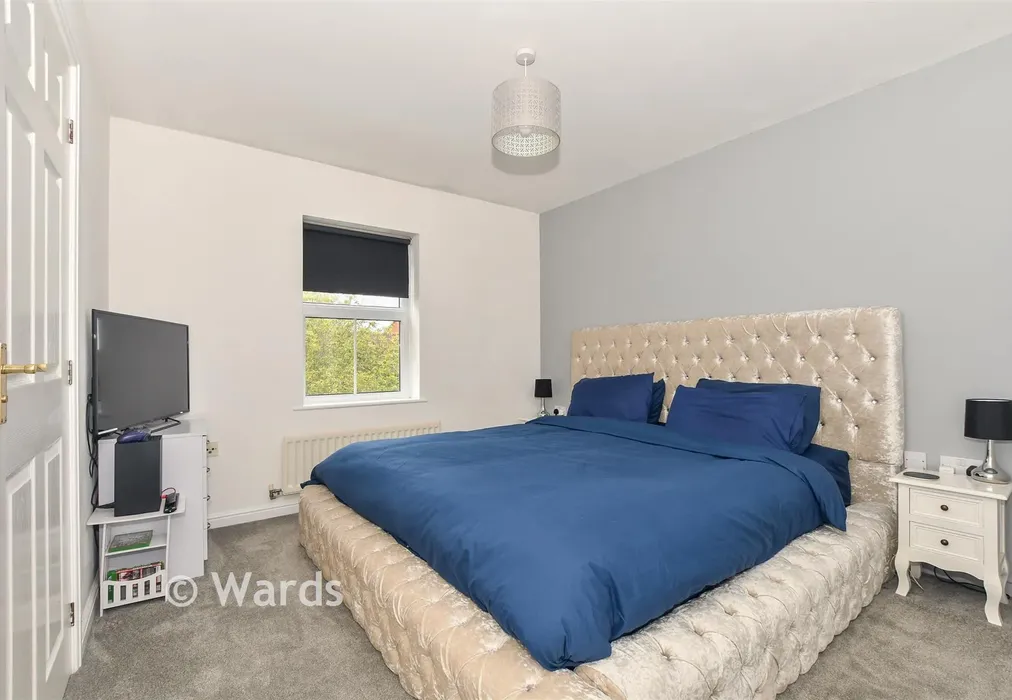 Bedroom 1 - Kirk View, Ashford, Kent - Wards of Kent