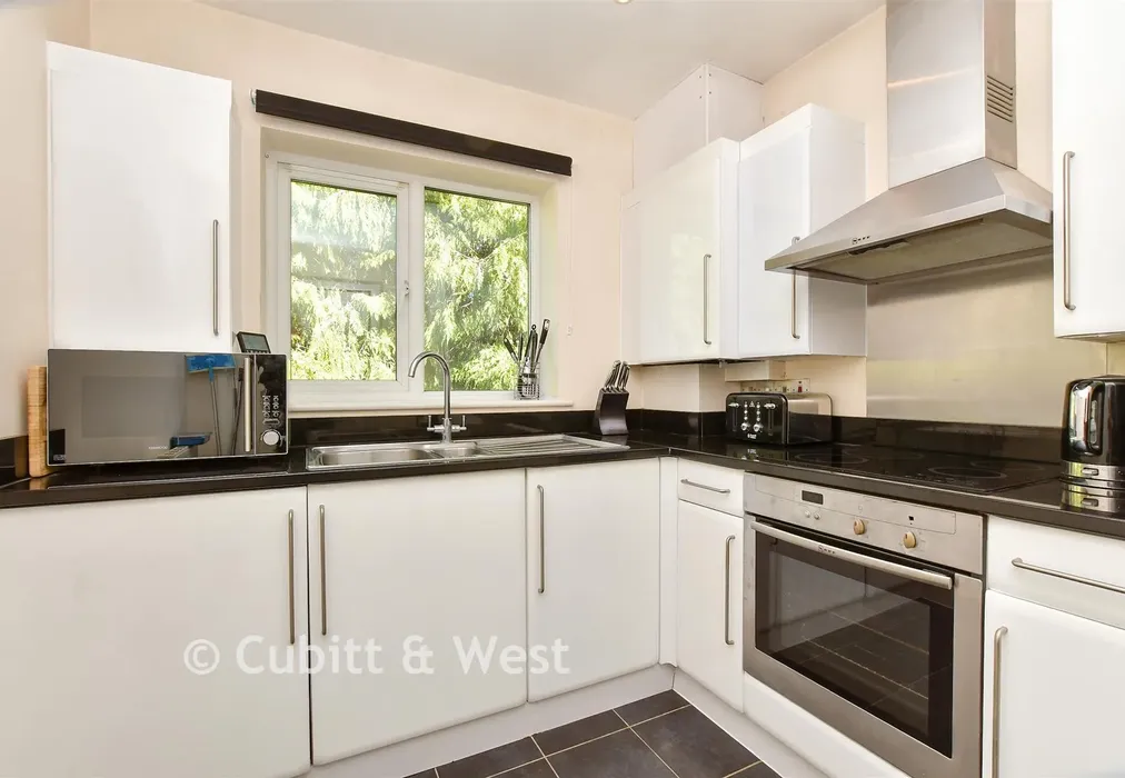 Kitchen - The Crescent, Belmont, Sutton, Surrey - Wards of Kent