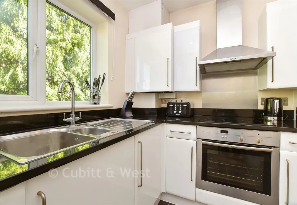 Kitchen - The Crescent, Belmont, Sutton, Surrey - Wards of Kent