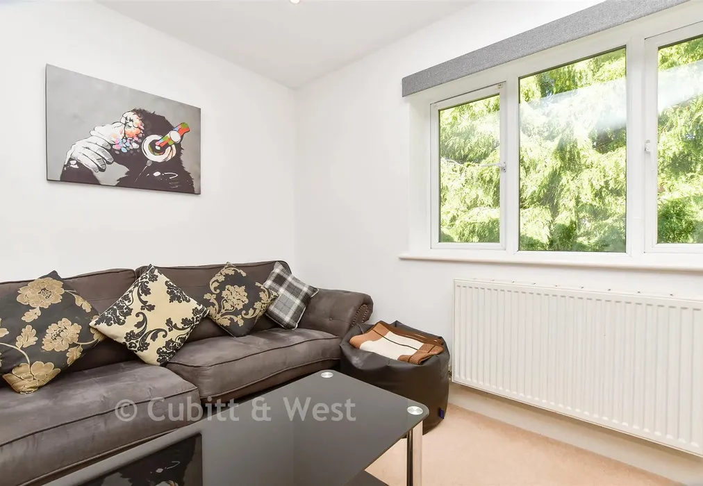 Lounge/Diner - The Crescent, Belmont, Sutton, Surrey - Wards of Kent