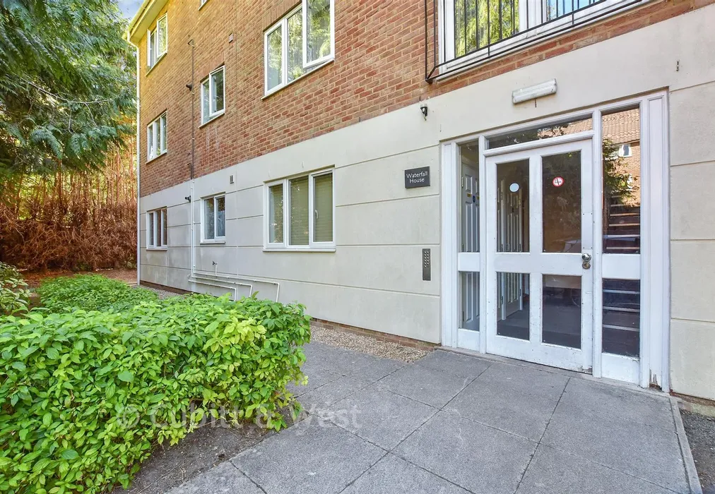 Street View - The Crescent, Belmont, Sutton, Surrey - Wards of Kent