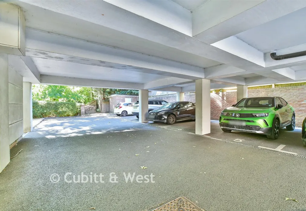 Driveway/Parking - The Crescent, Belmont, Sutton, Surrey - Wards of Kent
