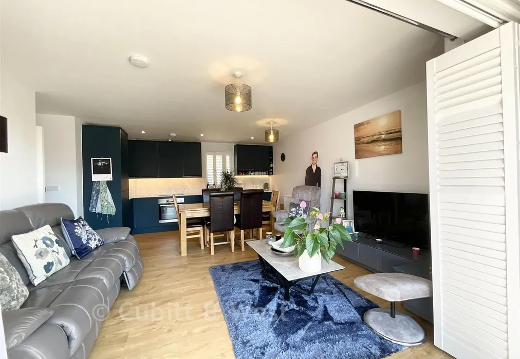 Lounge** - Salvington Road, Worthing, West Sussex - Wards of Kent