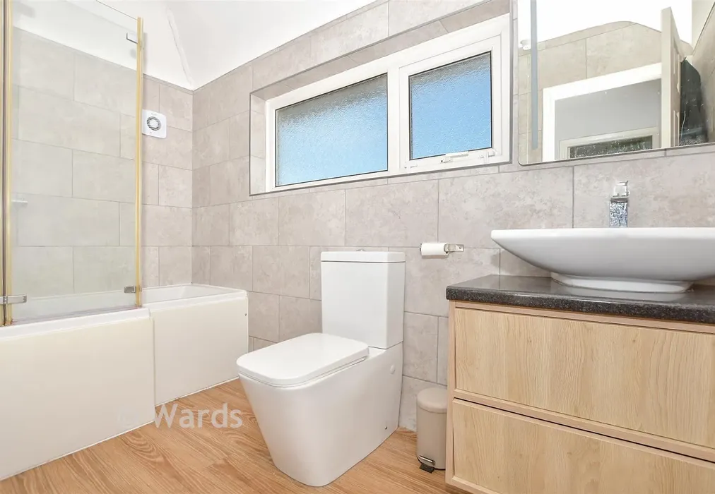 Bathroom - Cambridge Crescent, Maidstone, Kent - Wards of Kent