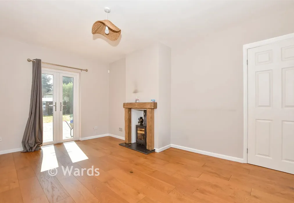 Lounge - Cambridge Crescent, Maidstone, Kent - Wards of Kent