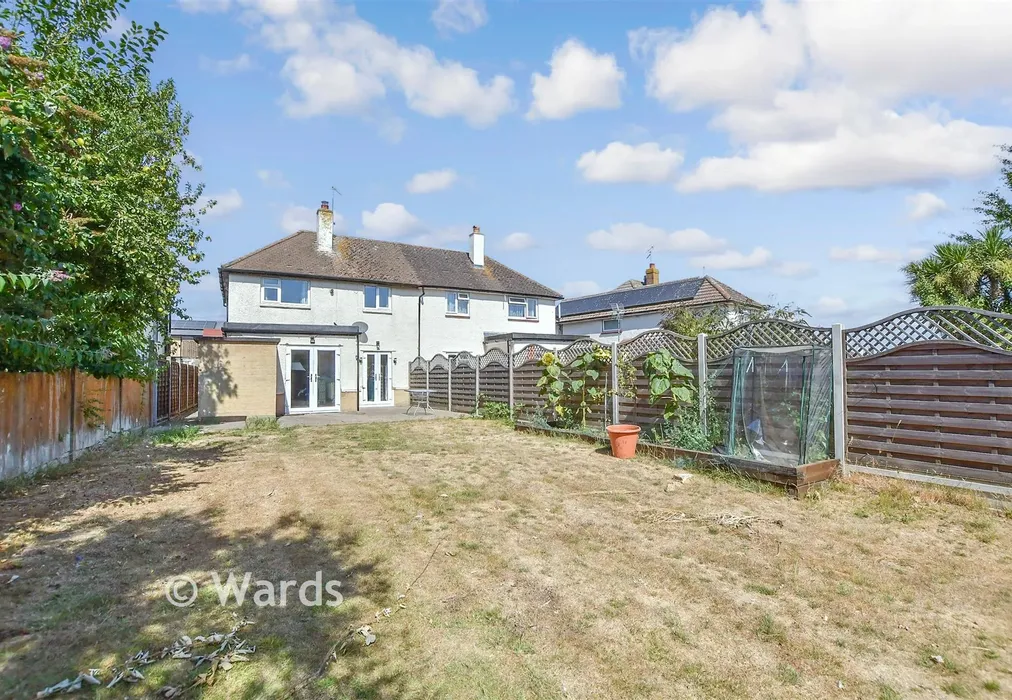 Rear Garden - Cambridge Crescent, Maidstone, Kent - Wards of Kent