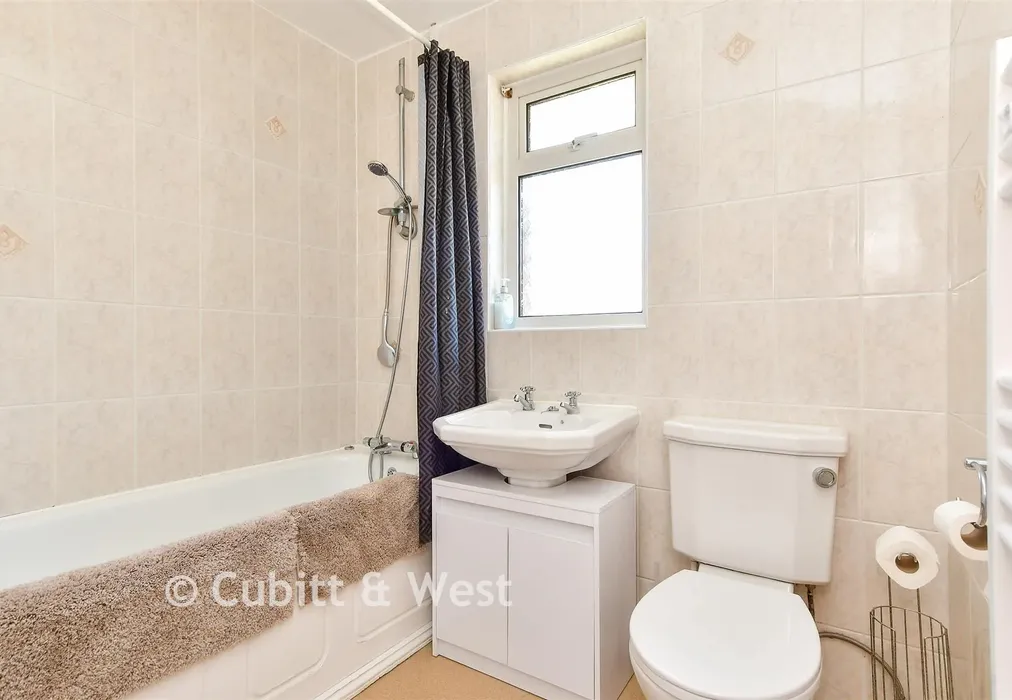 Bathroom - Windmill Road, Southwick, Brighton, West Sussex - Wards of Kent