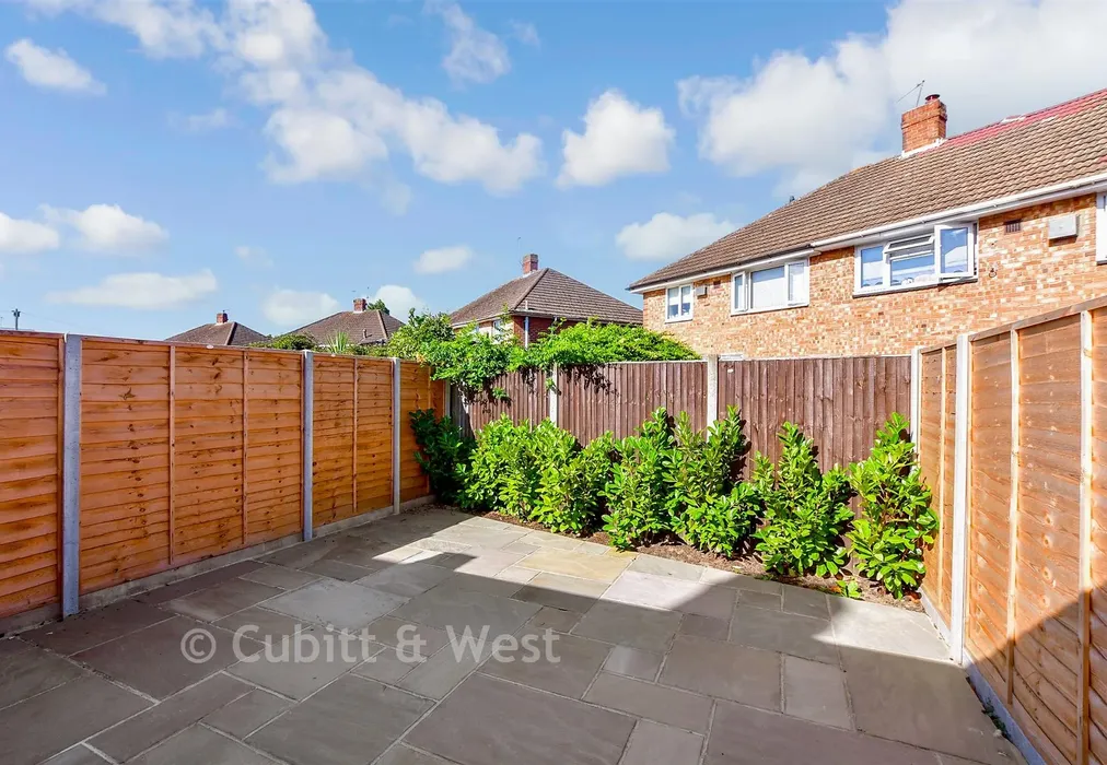 Rear Garden - Prinsted Crescent, Portsmouth, Hampshire - Wards of Kent