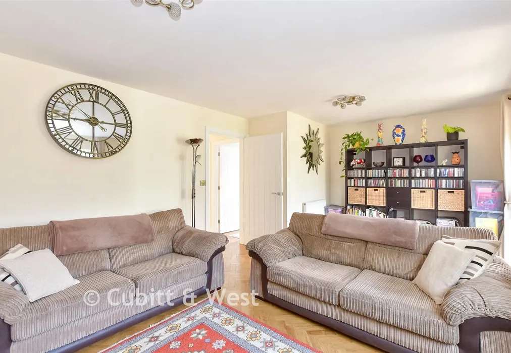 Lounge - Charters Gate Way, Wivelsfield Green, East Sussex - Wards of Kent