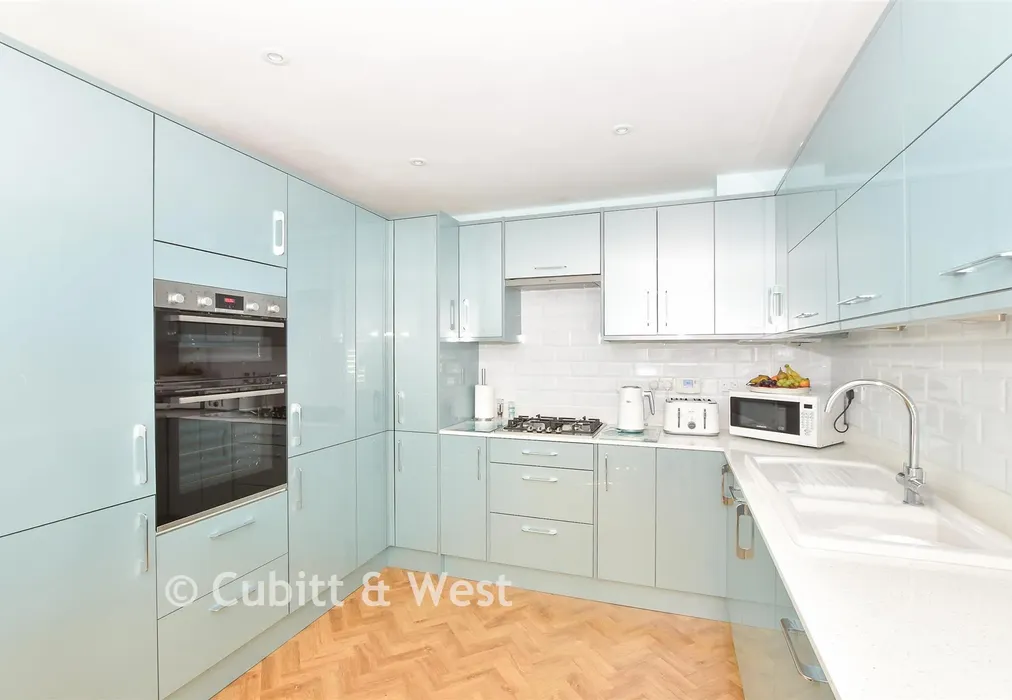 Kitchen/ Diner - Charters Gate Way, Wivelsfield Green, East Sussex - Wards of Kent