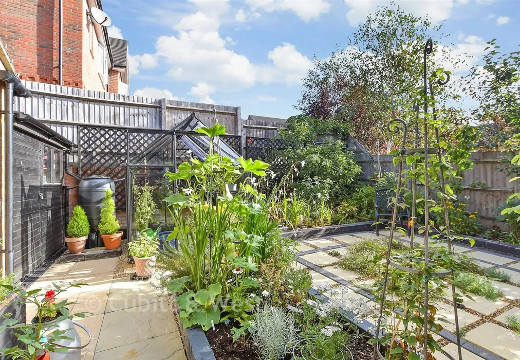 Rear Garden - Charters Gate Way, Wivelsfield Green, East Sussex - Wards of Kent