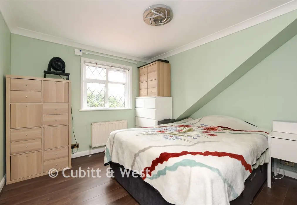 Bedroom 4 - Buckles Way, Banstead, Surrey - Wards of Kent